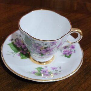 Royal Windsor Fine Bone China Purple Pansies Teacup & Saucer Set England